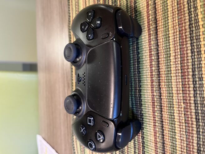 Kontwolè san fil PlayStation DualSense – Nwa