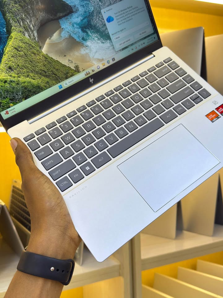 Laptop HP Pavillon plus 14 Ryzen 5 3.20GHz 13e Gen